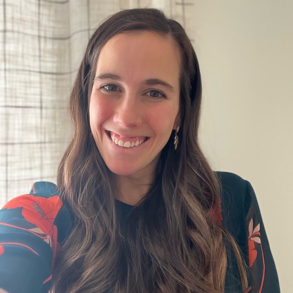 Meet your Posher, Julie - Picture 1 of 1